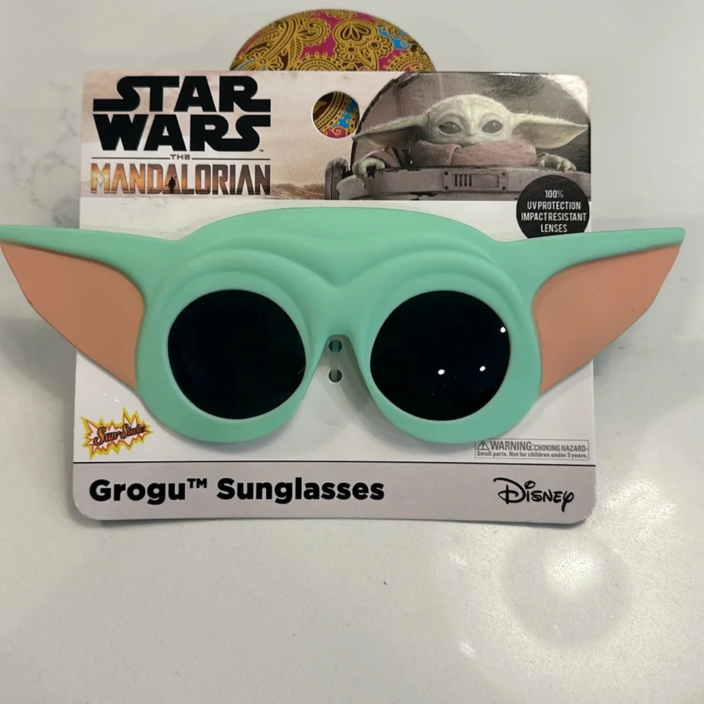 NIB Kids Grogu sunglasses