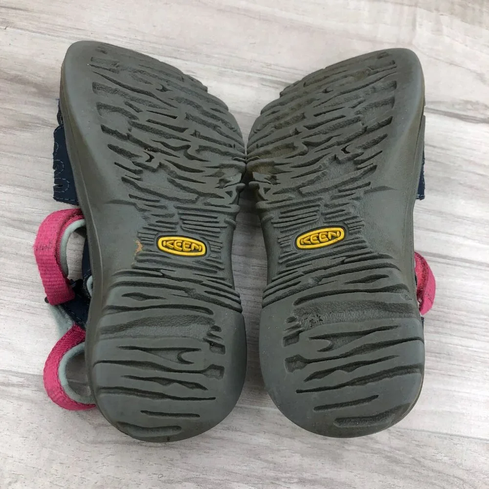 Keen rose blue