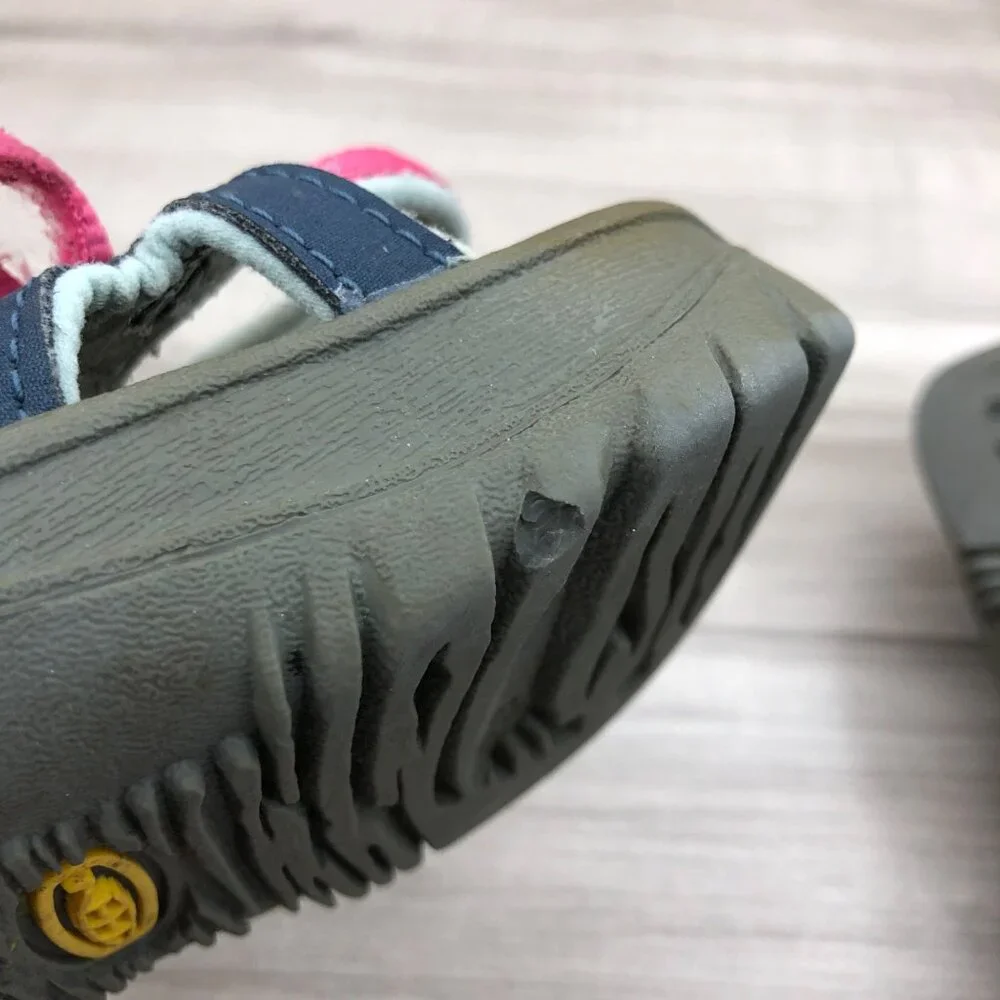 Keen rose blue