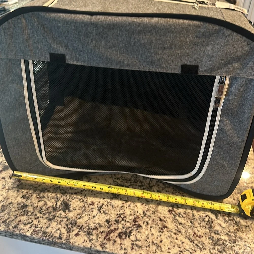 New Never been used Petsfit collapsable dog kennel