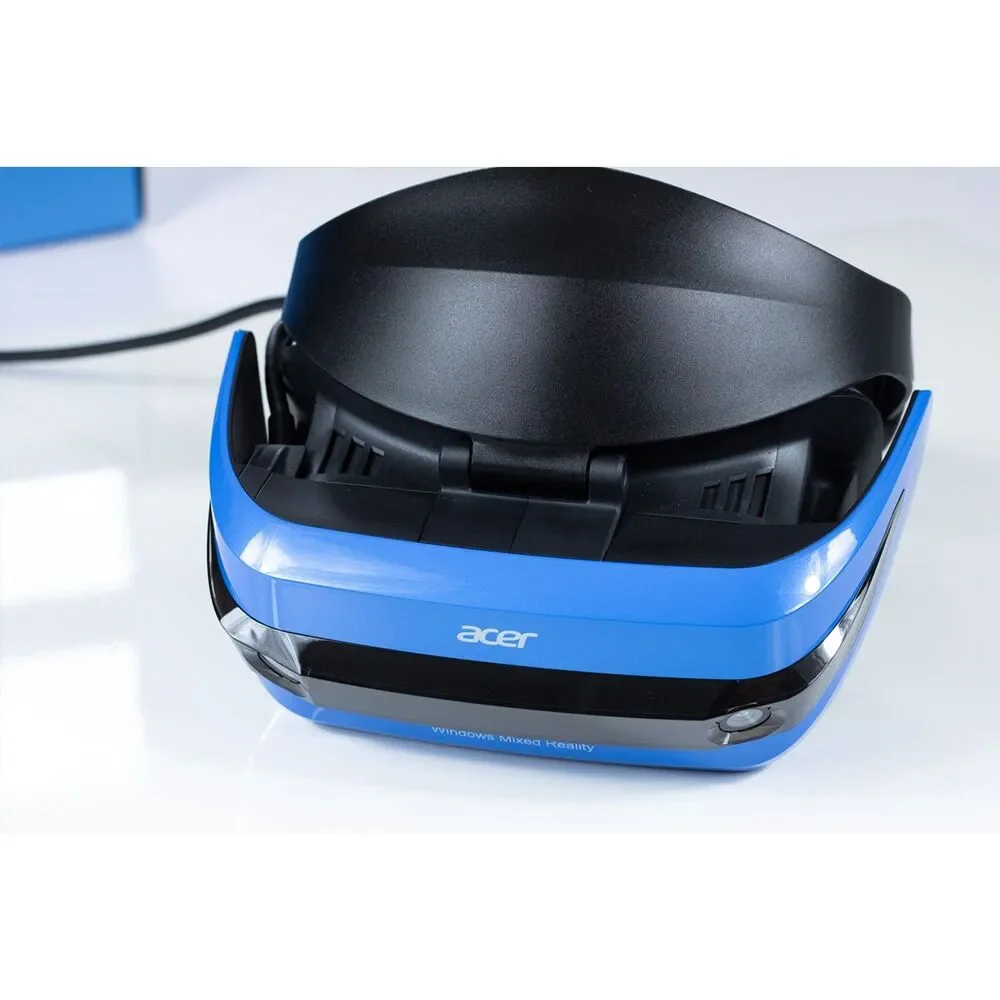 Acer mixed reality headset and two controls set for sale used