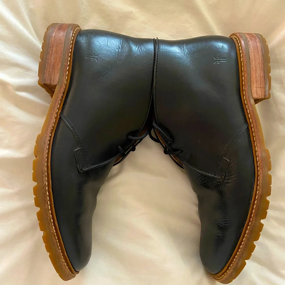 Frye size 10d