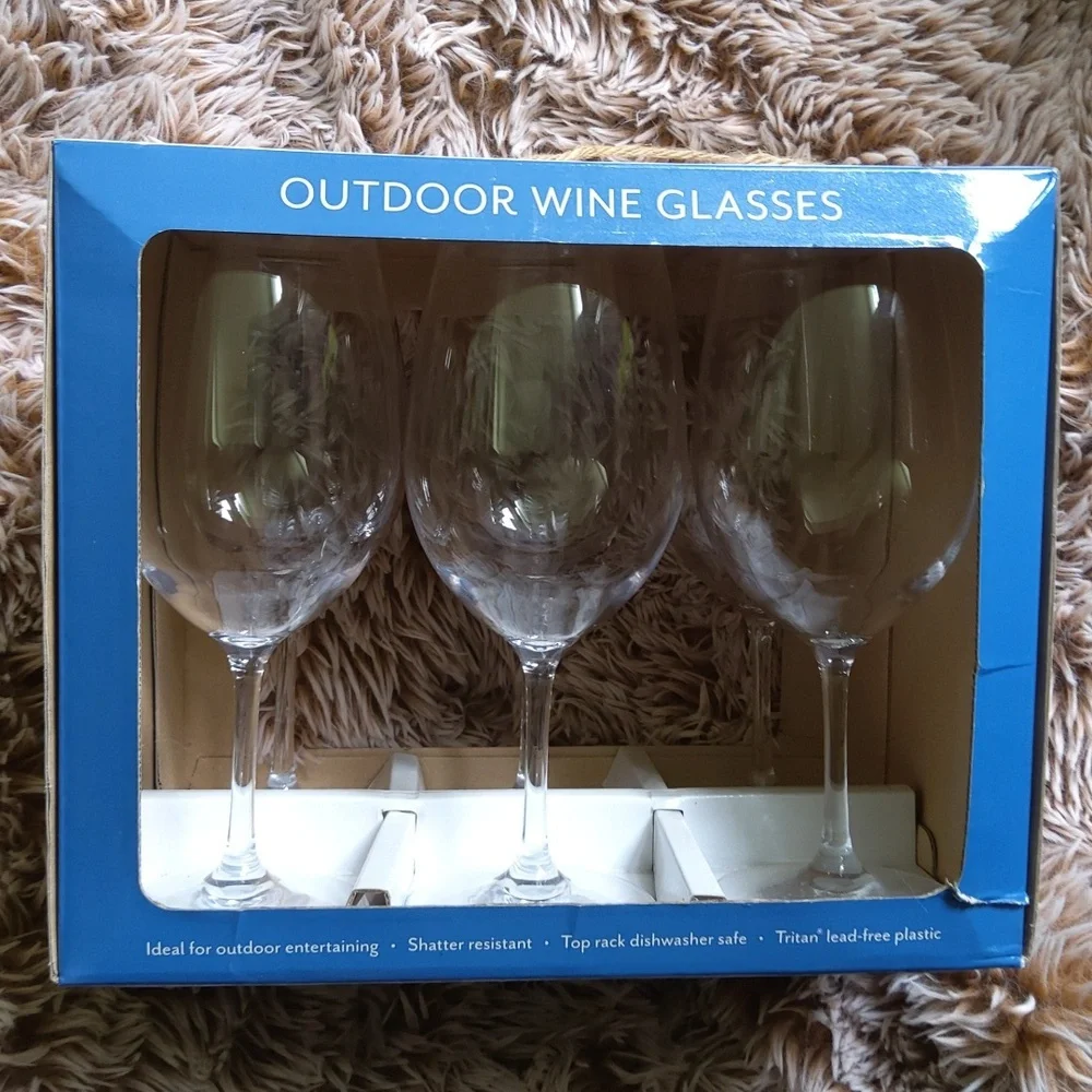 🍷NEW🍷6 Outdoor Wine Glasses