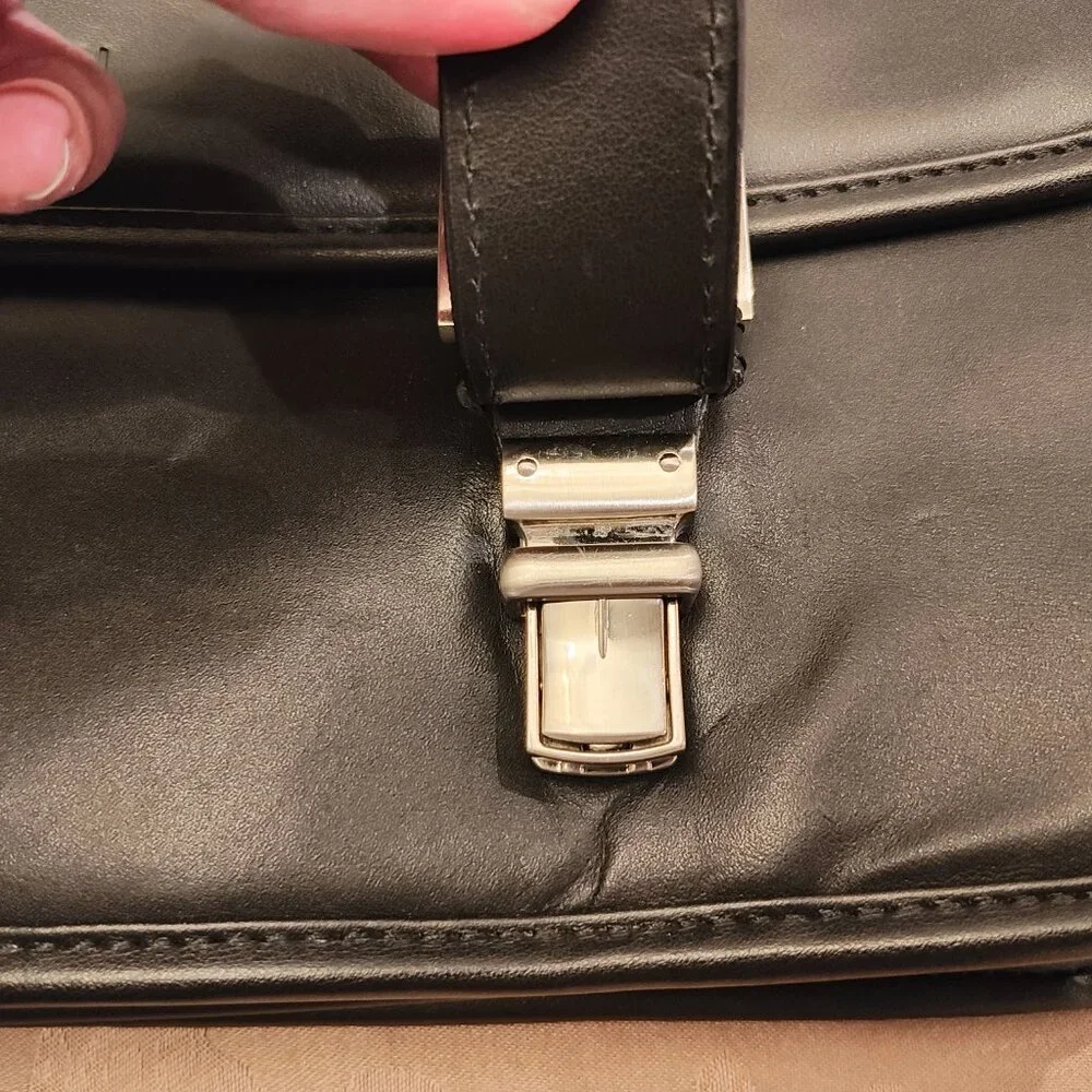 Kenneth Cole Reaction your re