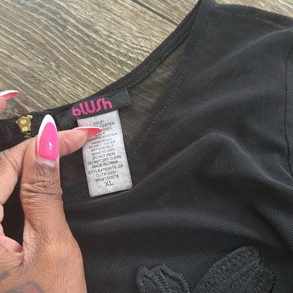 Blush great black