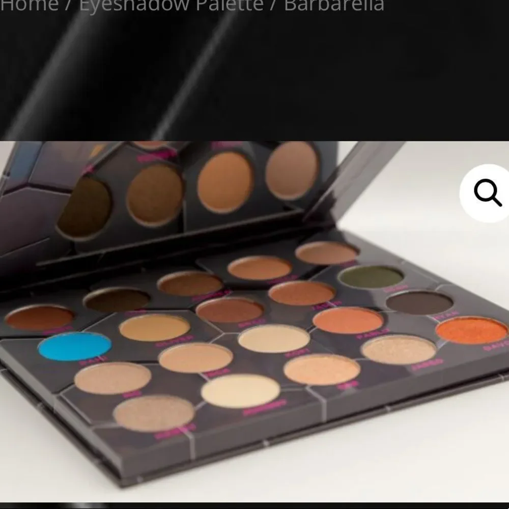 Beebeauty London Barbarella Eyeshadow Palette 20 pretty shades