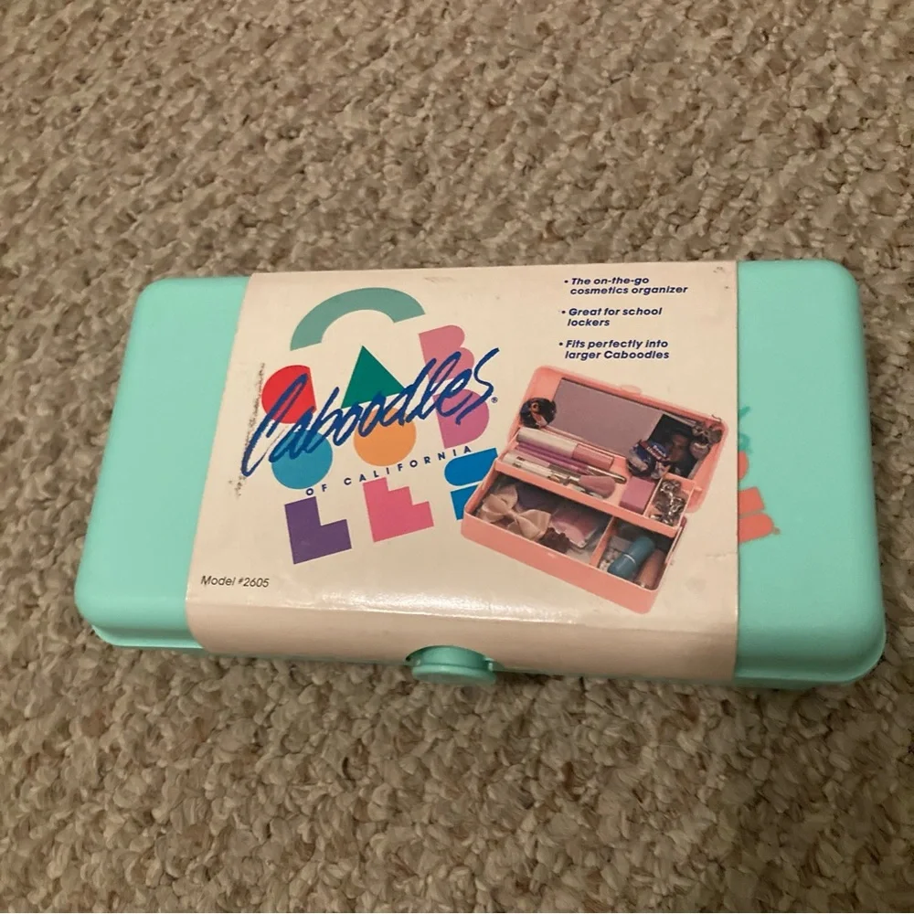 Vintage “on-the-go” Caboodles