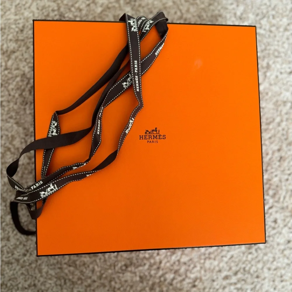 BNIB Hermes Avalon Face Towel Bleu Glacier