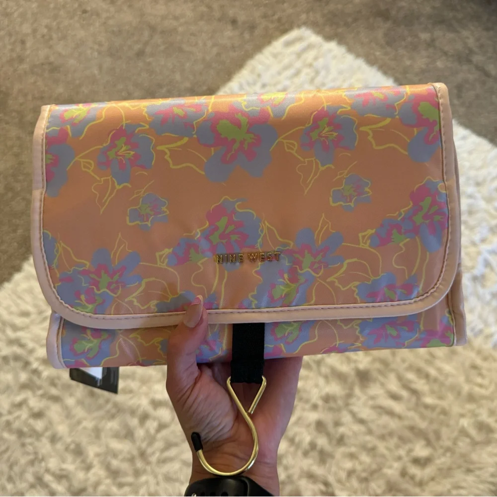 Nine West hanging travel organizer