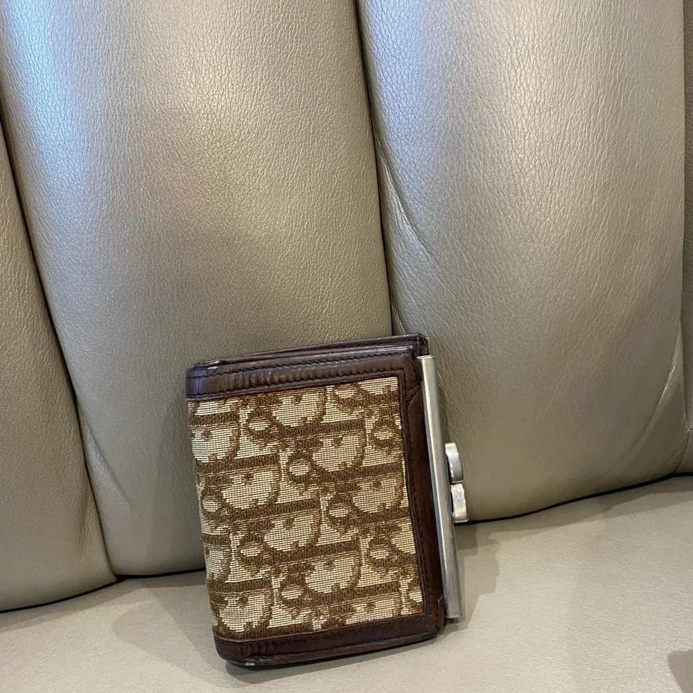 𝅺authentic Vintage Christian Dior wallet