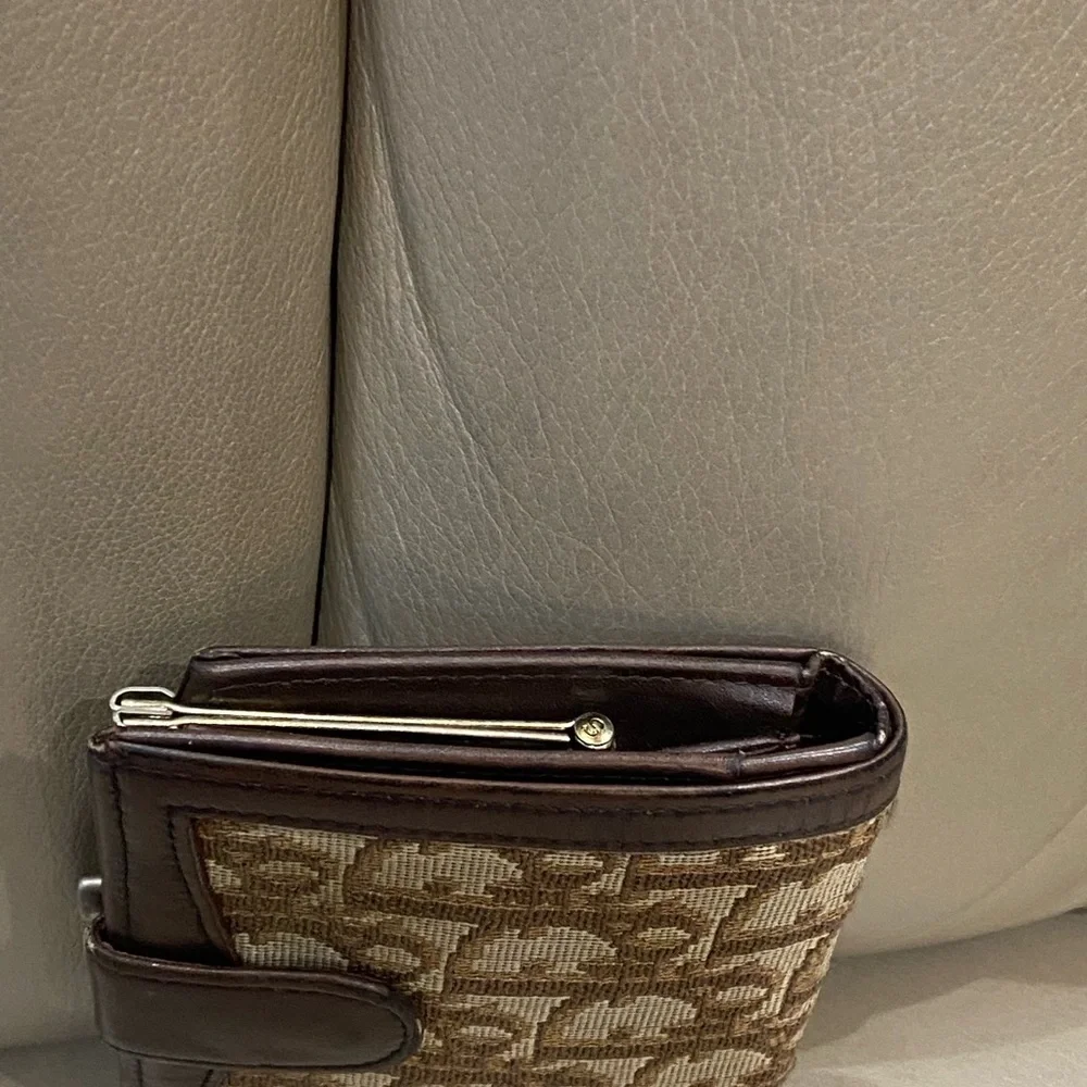 𝅺authentic Vintage Christian Dior wallet