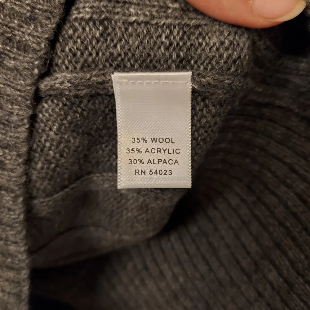 Banana Republic excellent