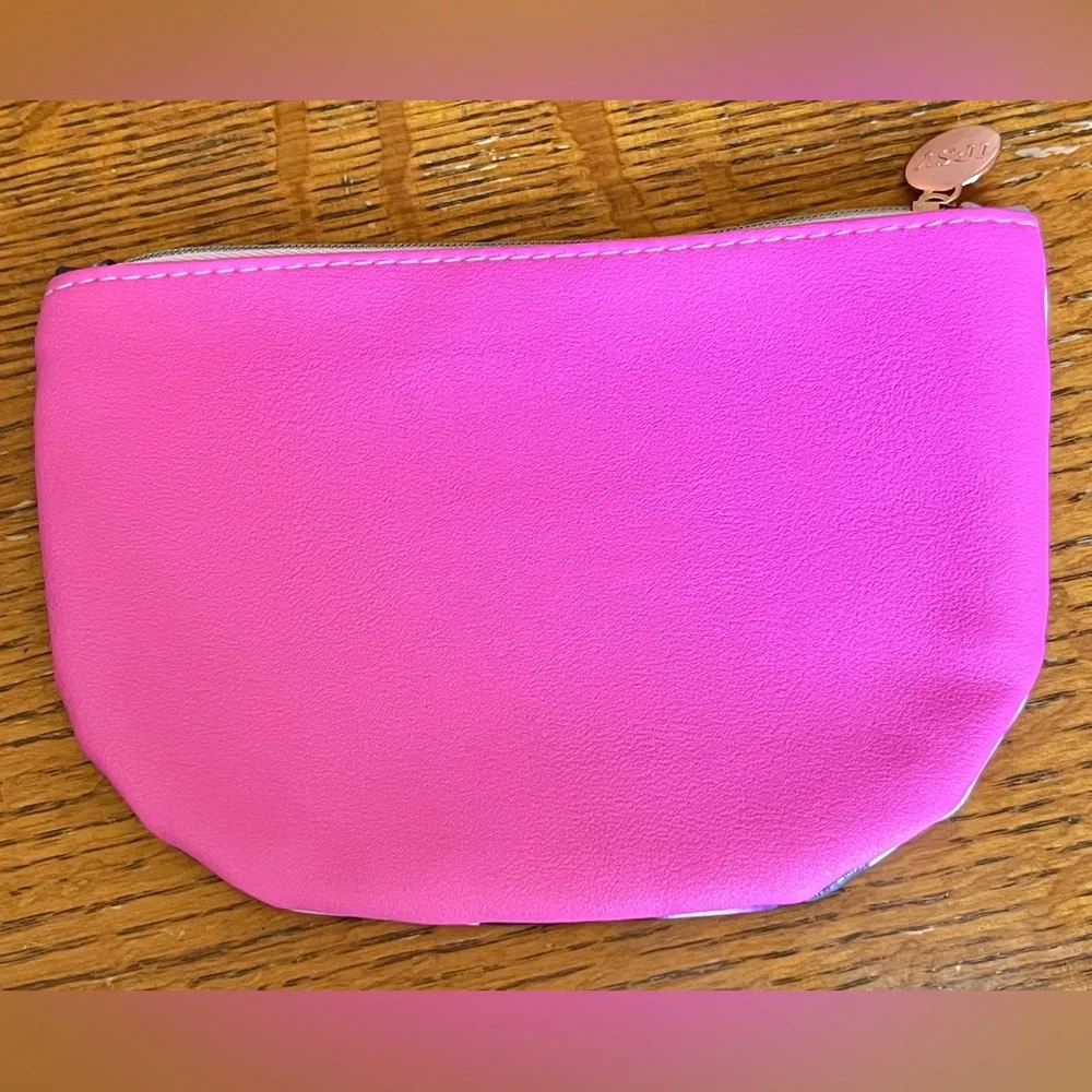 Ipsy makeup bag with SURPRISE piece of jewelry Roses New