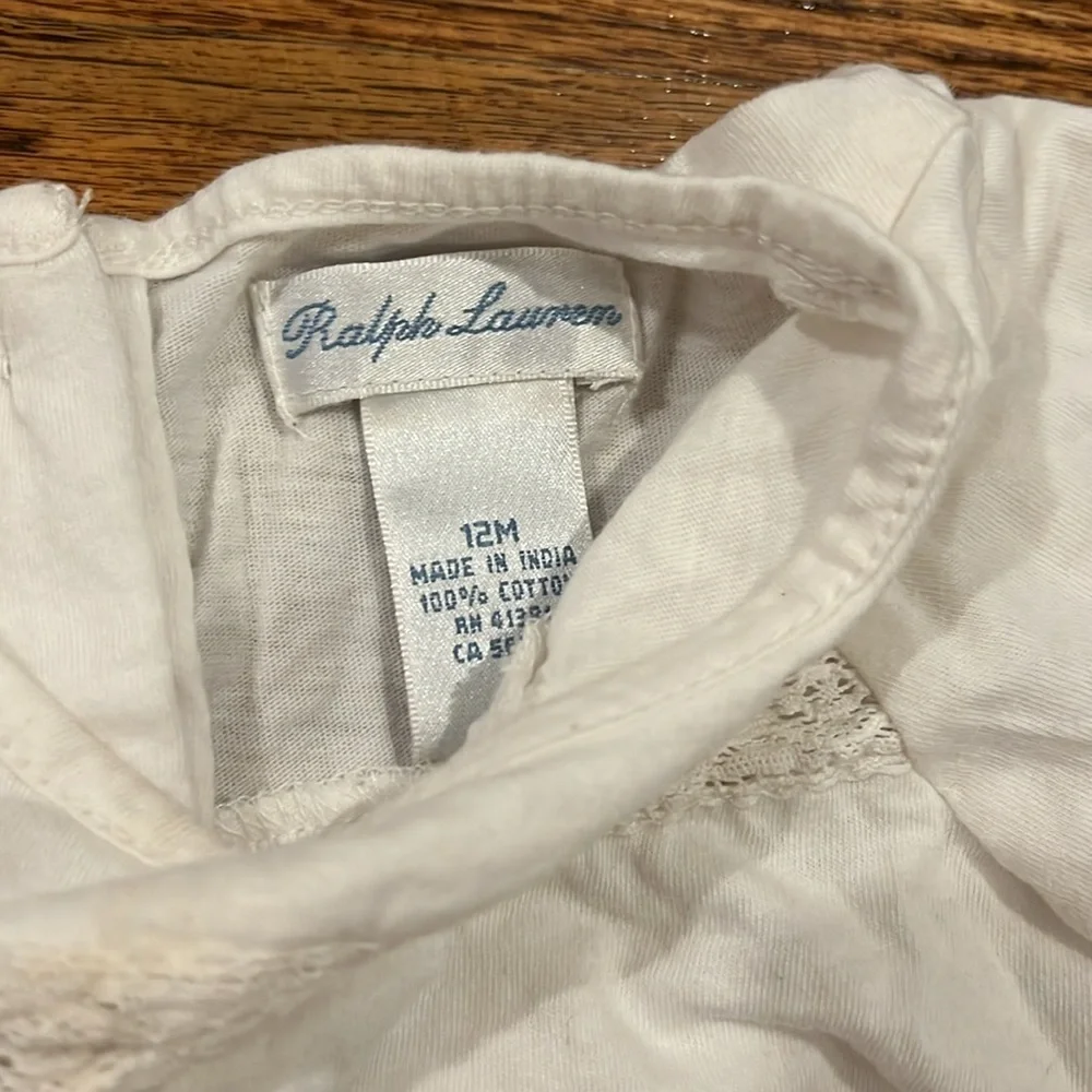 RALPH LAUREN WHITE LACE BUTTON BACK BLOUSE - SIZE 12M