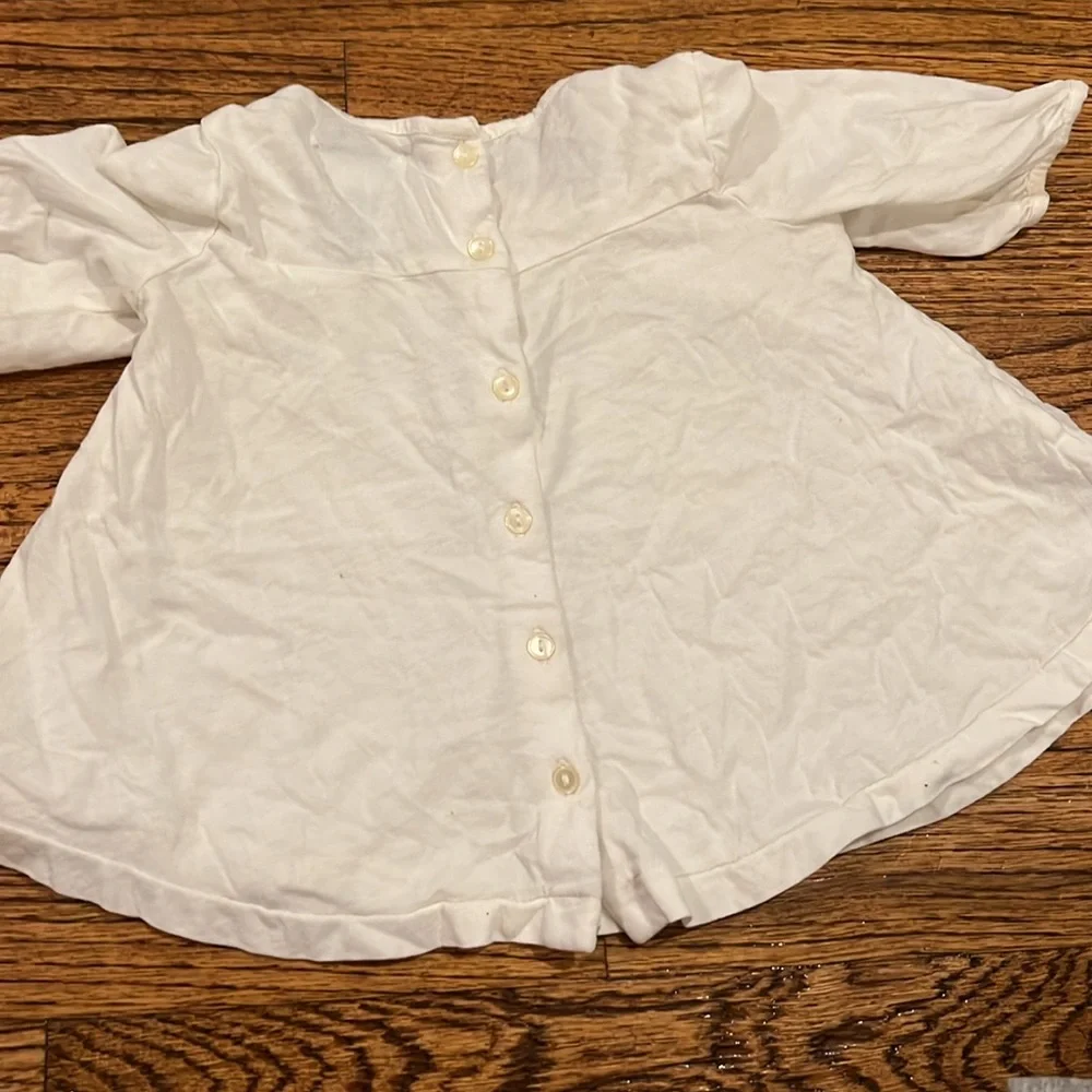 RALPH LAUREN WHITE LACE BUTTON BACK BLOUSE - SIZE 12M