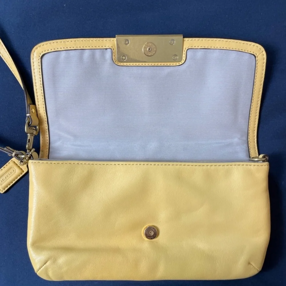 COACH KRISTEN BUTTERCUP YELLOW CONVERTIBLE WRISTLET