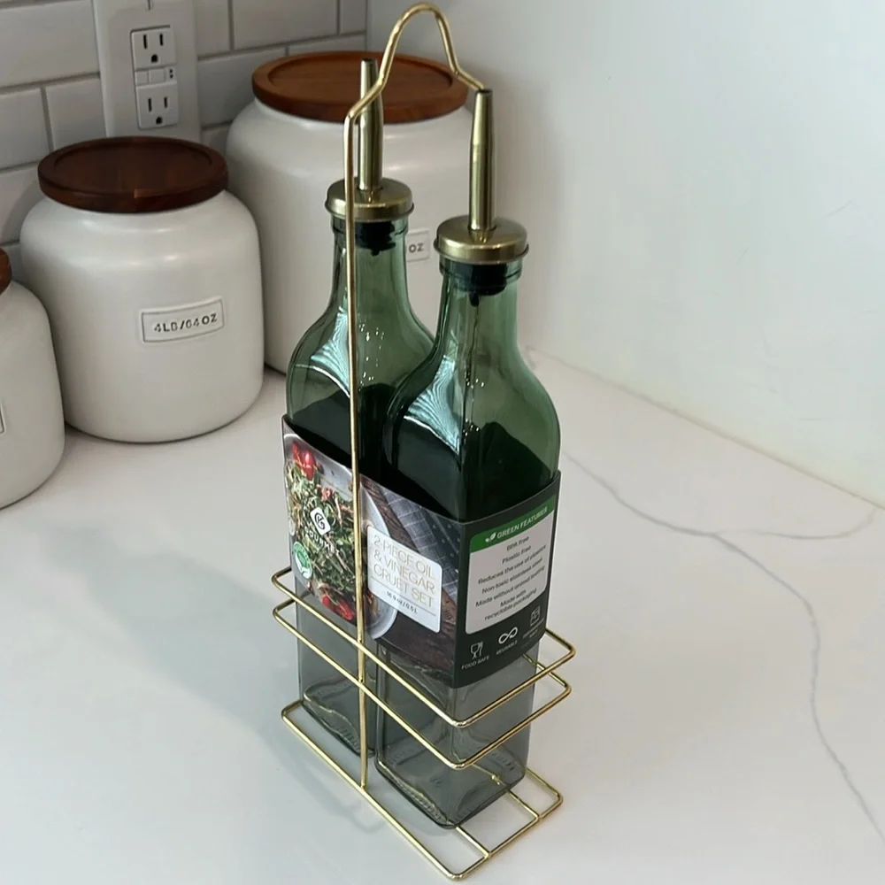 Cute. 2pc Vinegar Cruet Set..