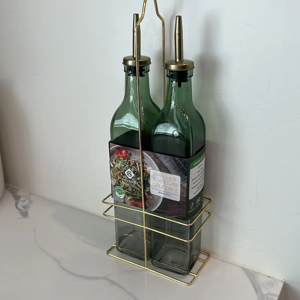 Cute. 2pc Vinegar Cruet Set..