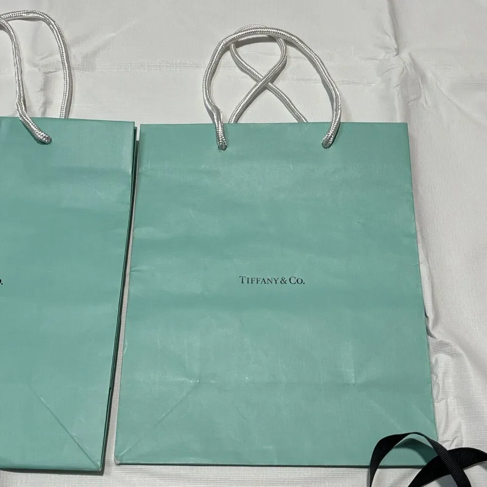 Tiffany & Co. this lot
