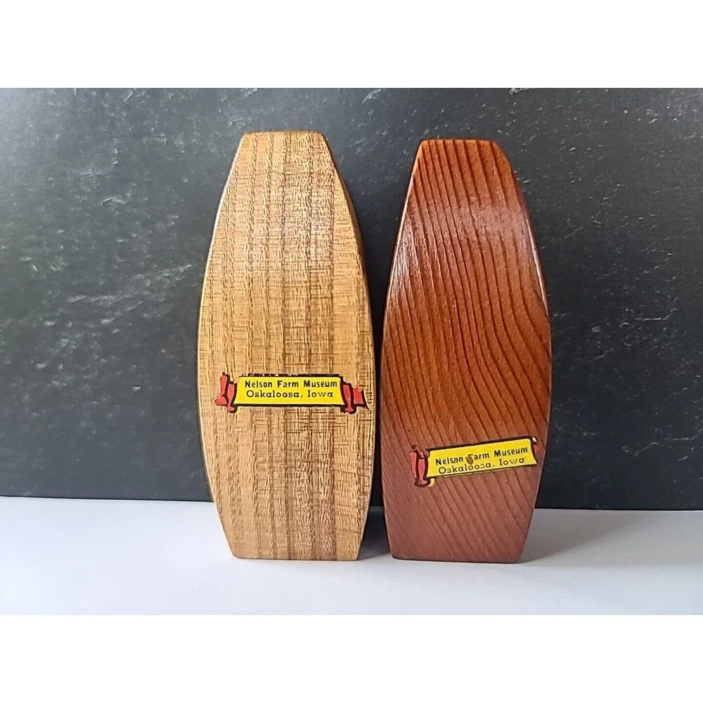 Nelson Farm Museum Souvenir Wooden Salt And Pepper Shakers Vintage, READ