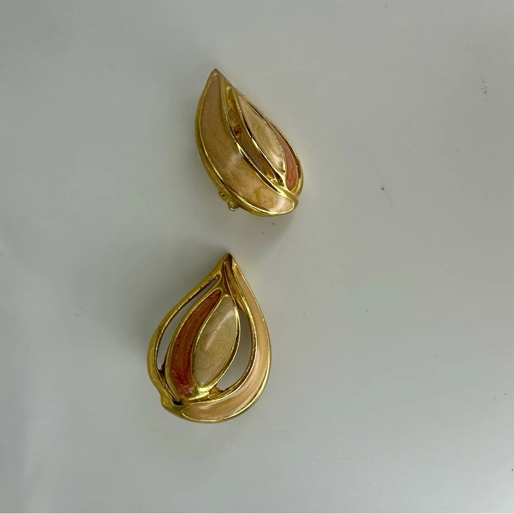 Vintage 3” Enamel Gold-Tone Pink Funky Oversized Leaf Clip Earrings