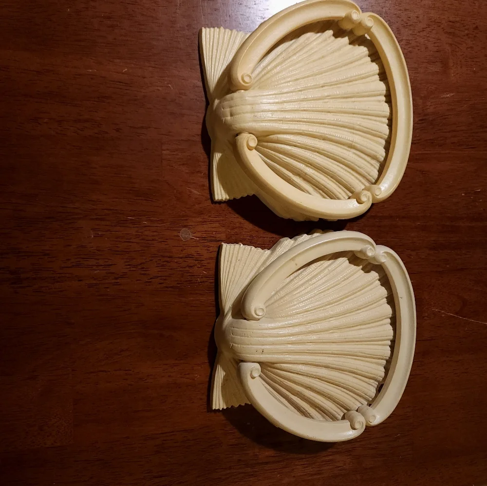 Vintage 1970s Plastic Wall Mounted Homco Sea Shell Towel Rings