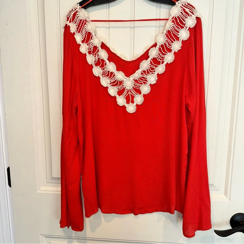 Entero sleeves bell neck