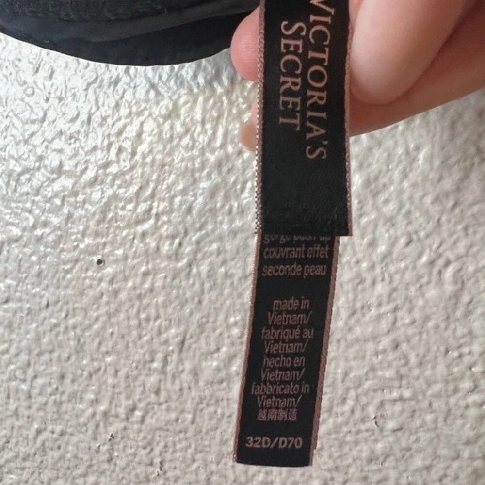 Victorias Secret no signs