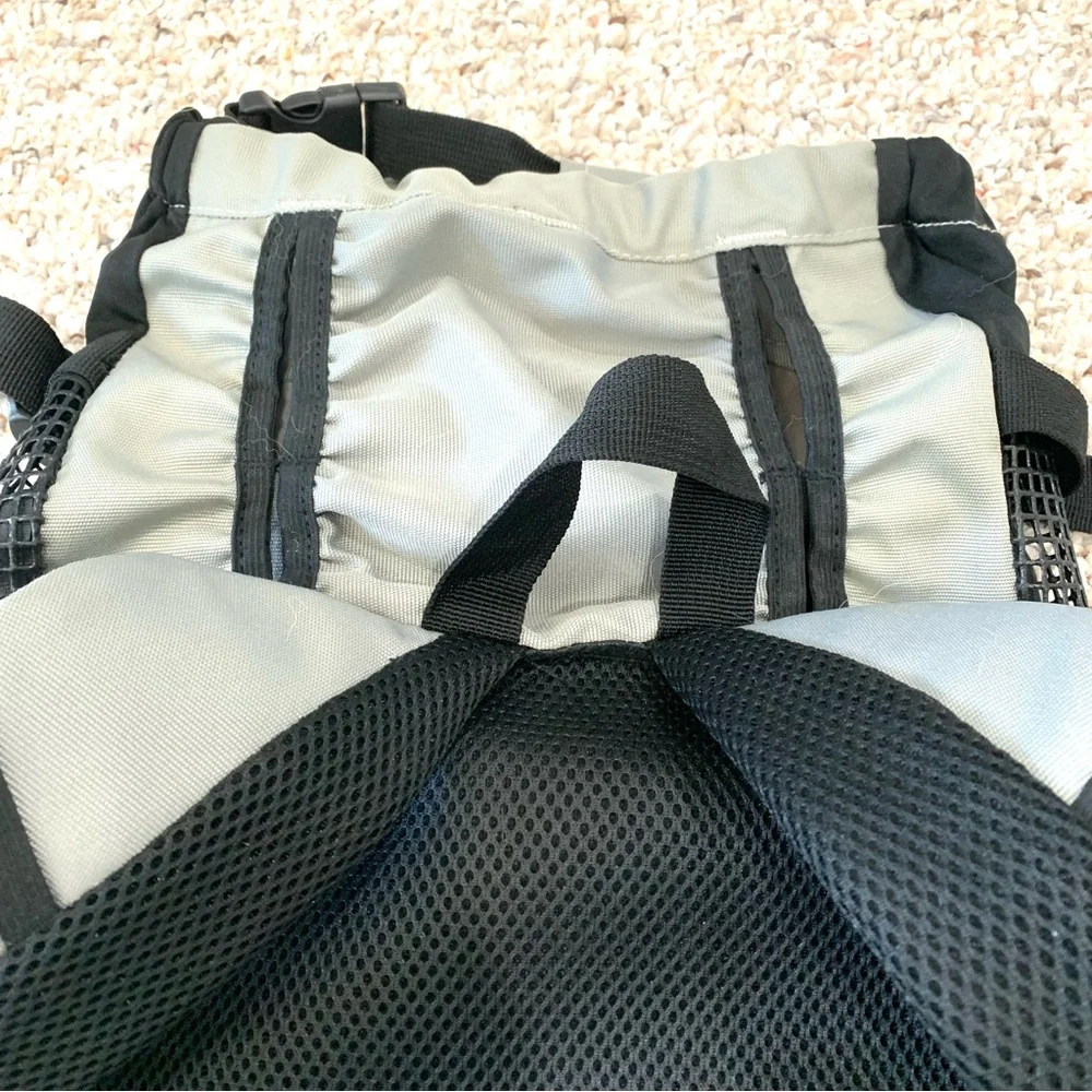 N/A pet carrier