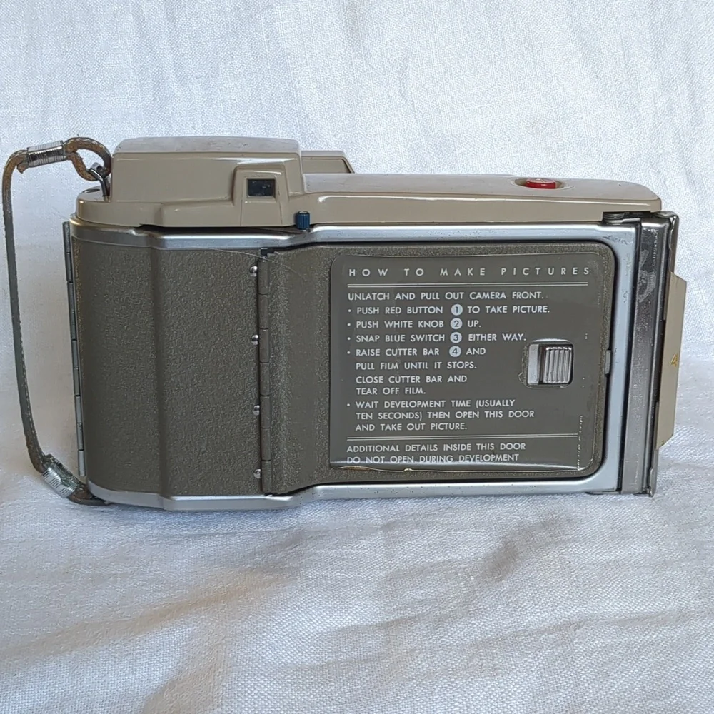 Polaroid vintage j33