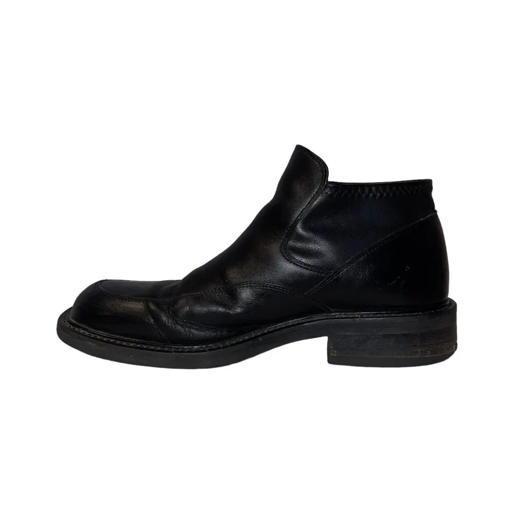 Kenneth Cole features brand