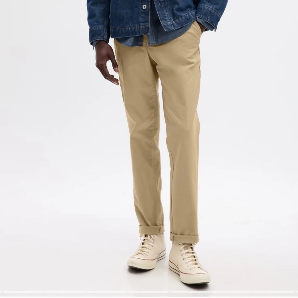 GAP SLIM JEANS IN GAPFLEX WITH WASHWELL KHAKIS - S