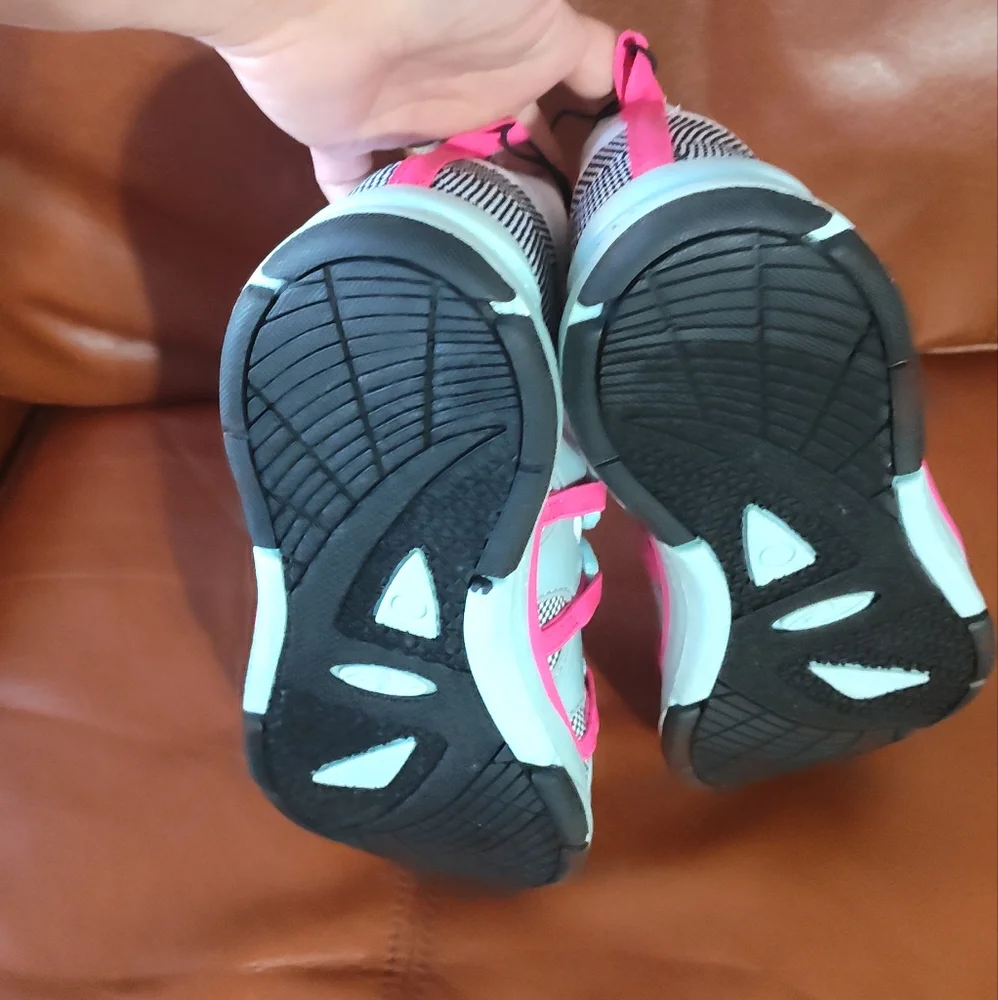 Girls Athletic Size 5
