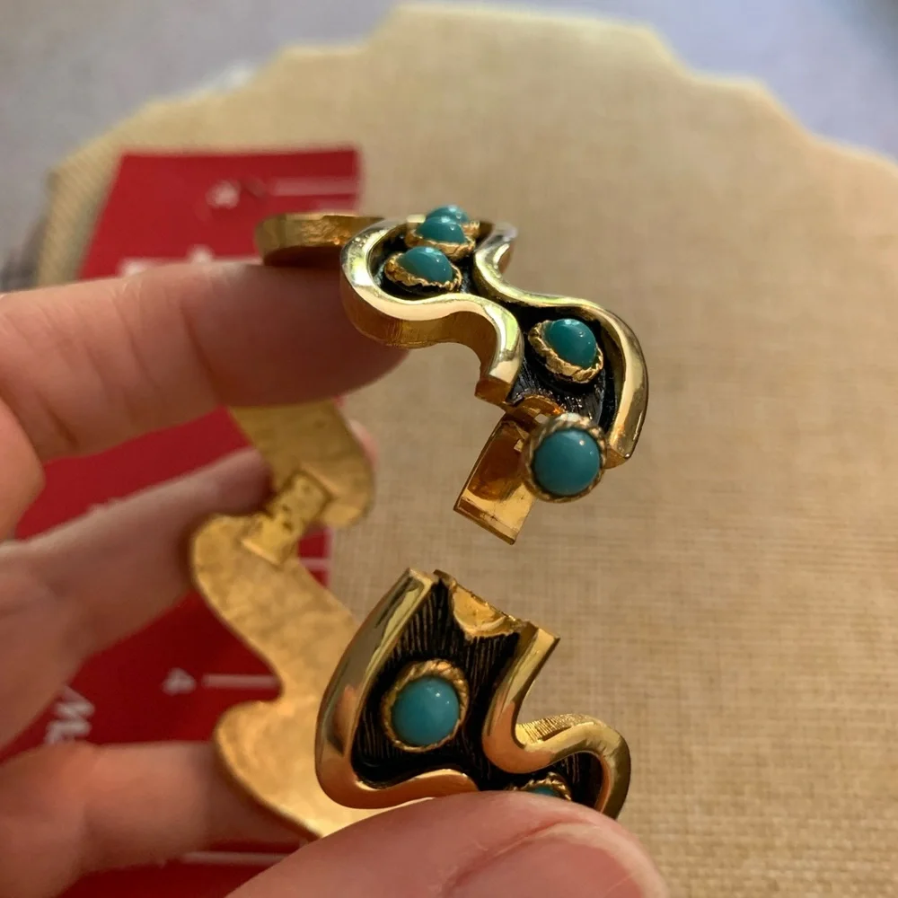 N/A striking vintage