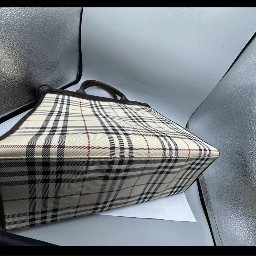Burberry pre own