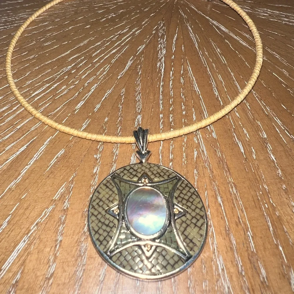Vintage pendant necklace