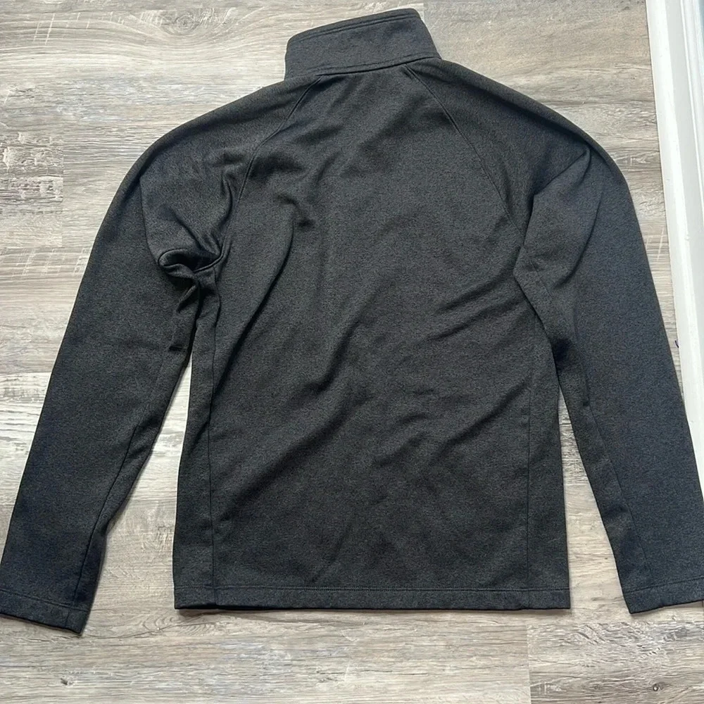 Men’s Gray The North Face Pull over Jacket with zipper Size small