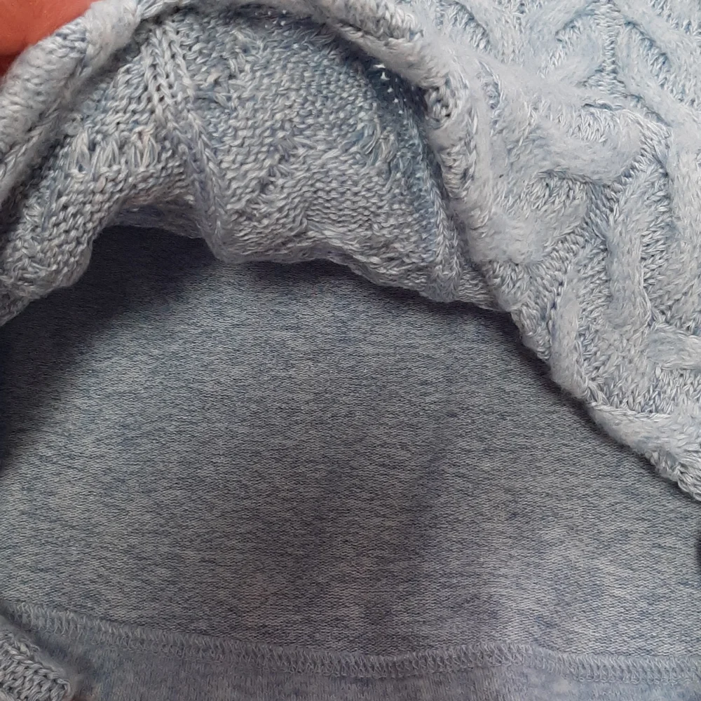 Zara *exposed shoulder