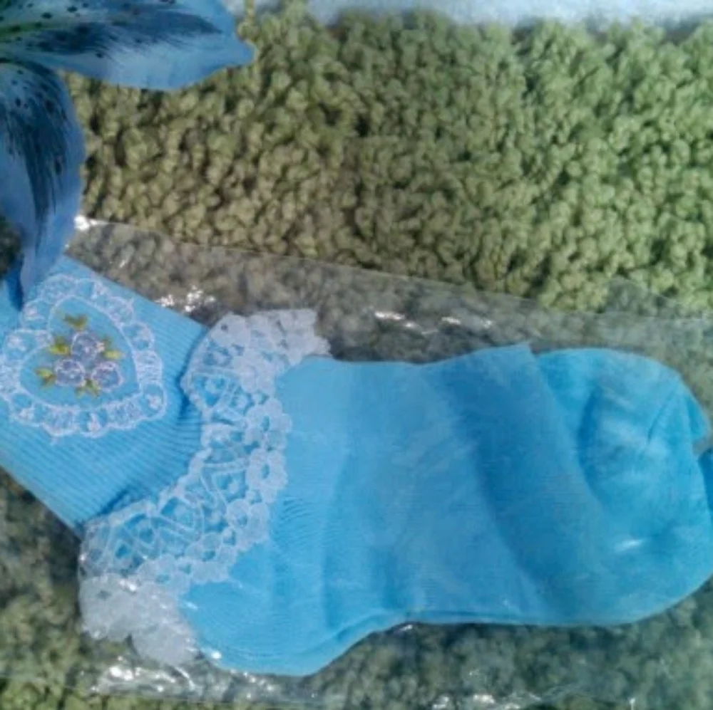 NEW GIRL ANKLE SOCKS SIZE LARGE IN 4 COLORS