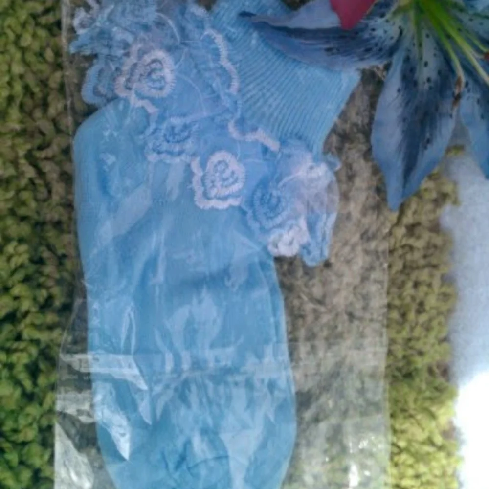 NEW GIRL ANKLE SOCKS SIZE LARGE IN 4 COLORS