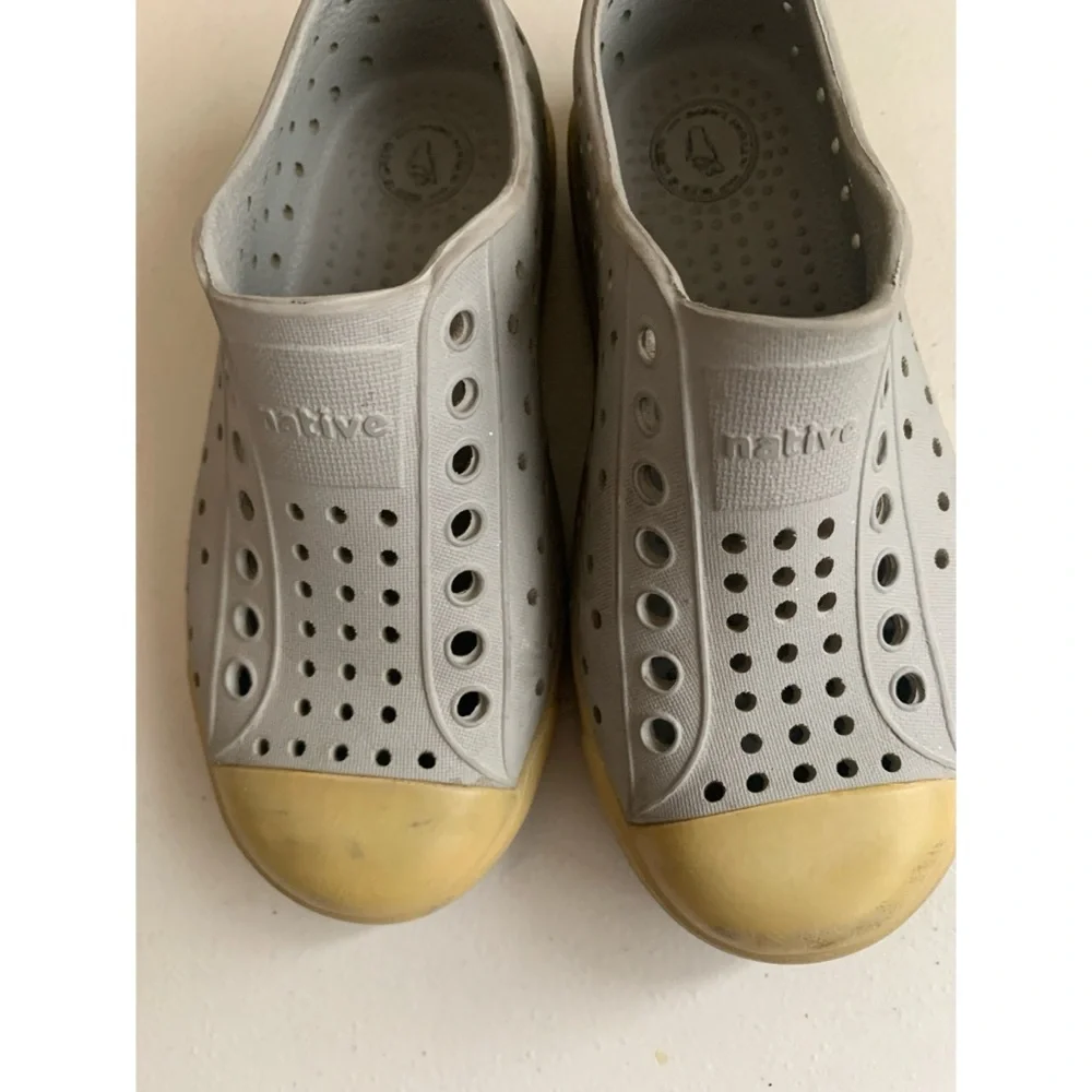 Native Kids Gray Jefferson Size C10