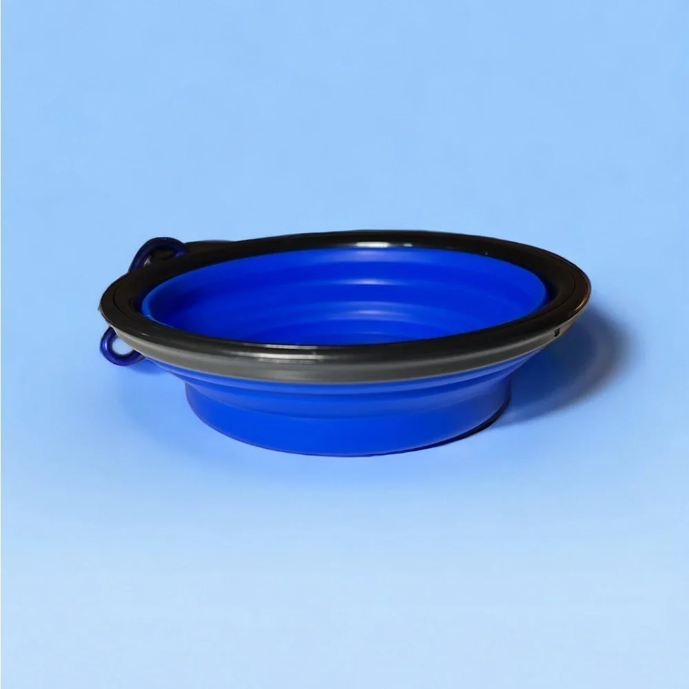 NWT Reusable Pop Open Dog Bowl - Portable w/ Bag Clip
