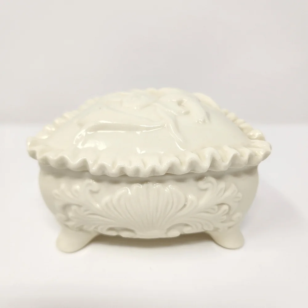 N/A vintage white