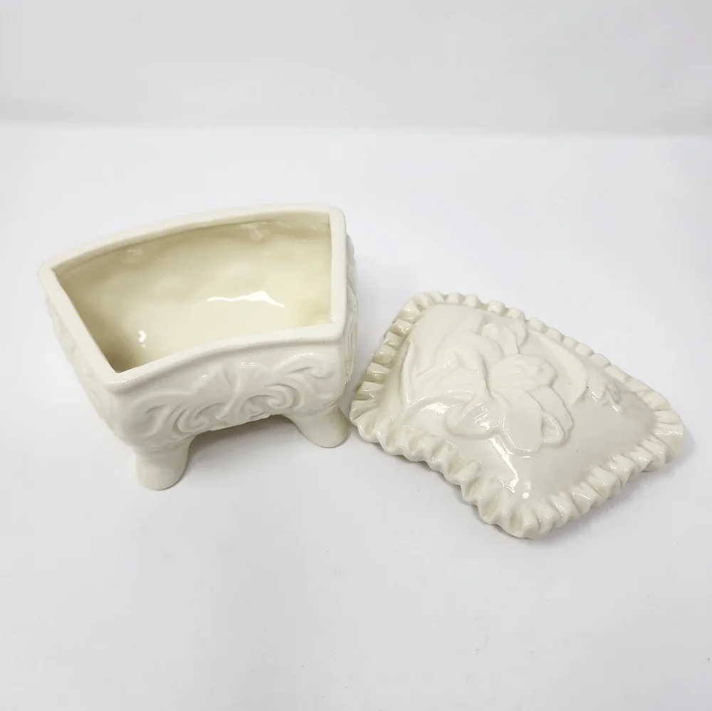 N/A vintage white