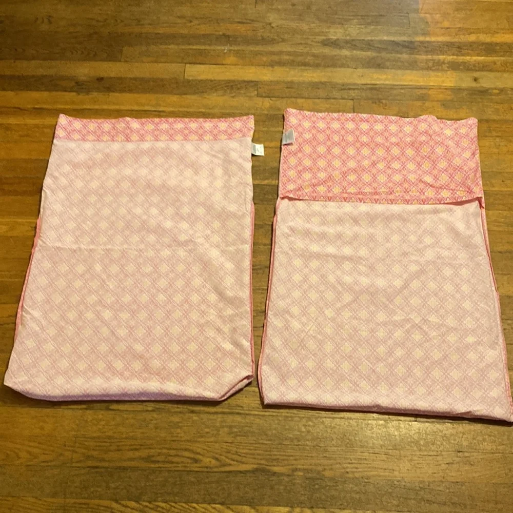 POTTERY BARN Teen Pink Floral Geometric Standard 30 x 19 in Pillowcases Set of 2