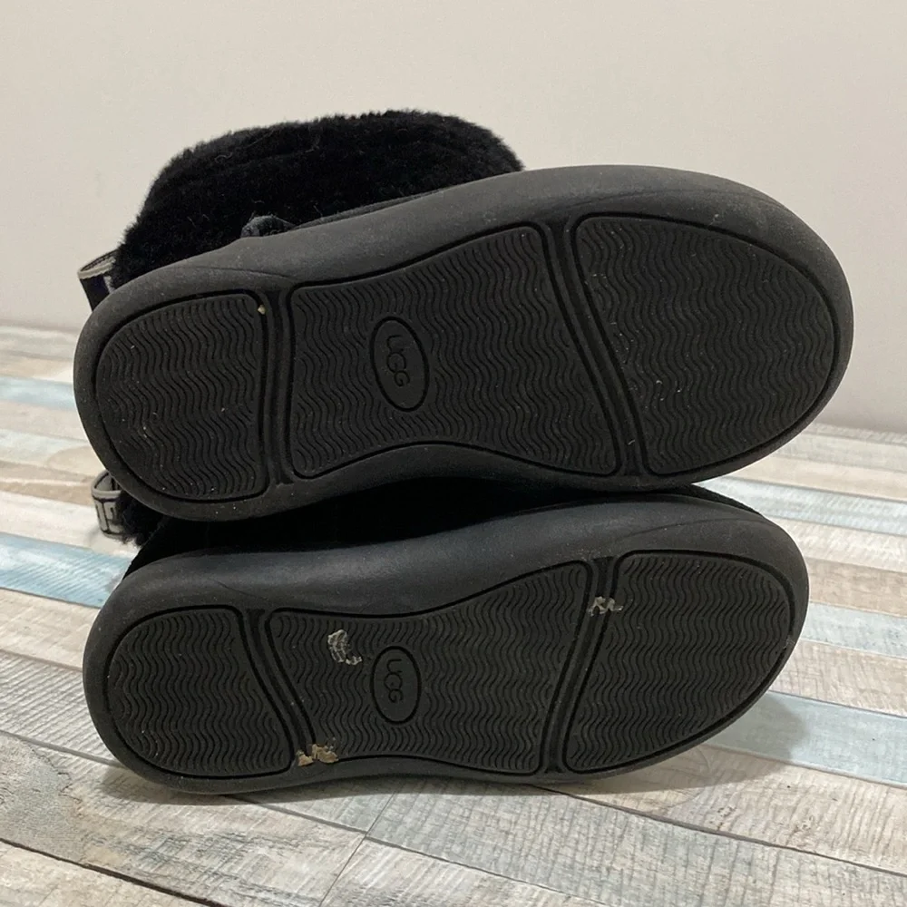 UGG cr8 toddler