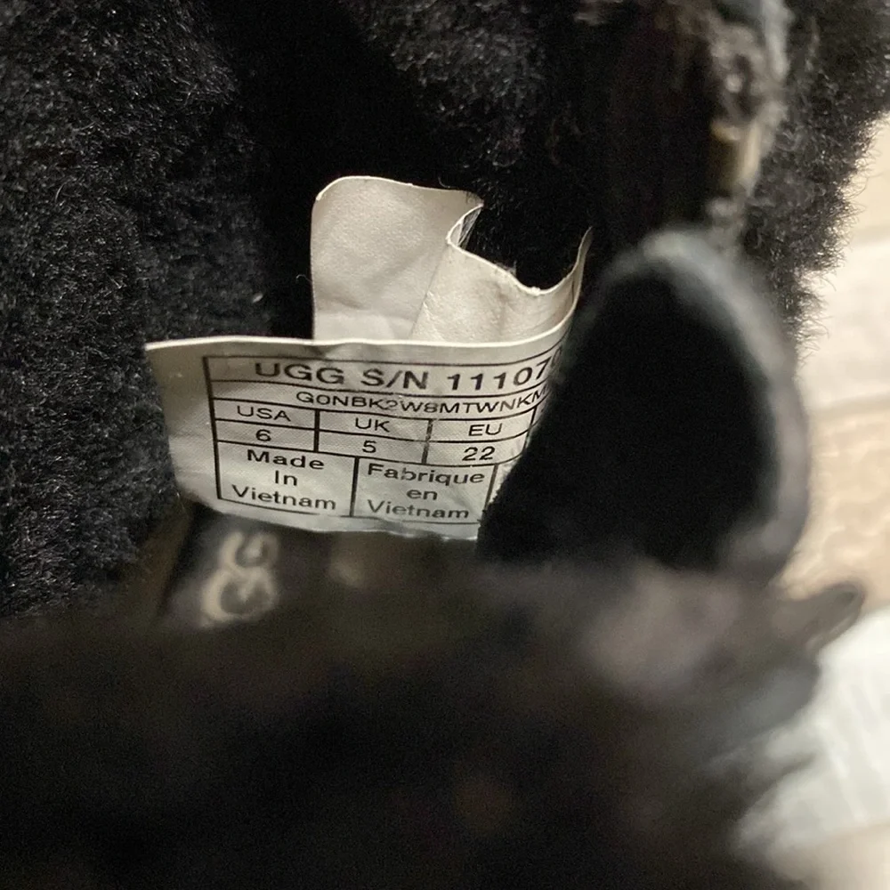 UGG mini owned