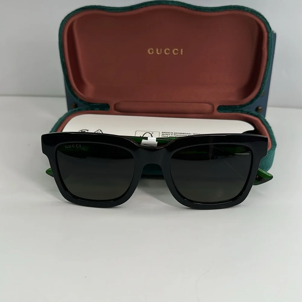 💯- New Authentic Gucci Gucci GG0001SN 002 Black/GREEN/ Red Sunglasses
