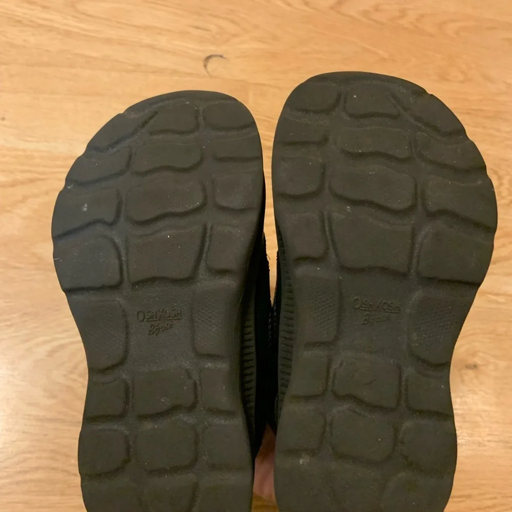 Black toddler high-top winter boots size 9