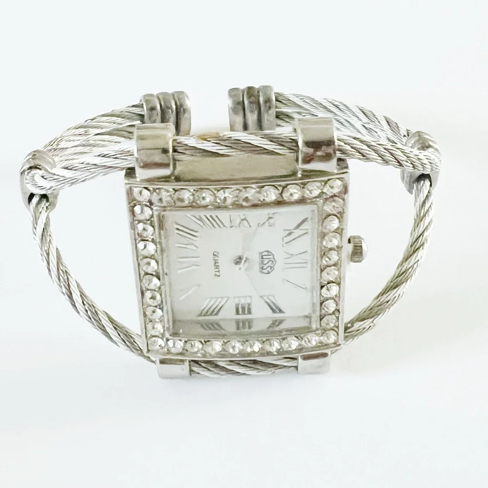 Quartz new watch